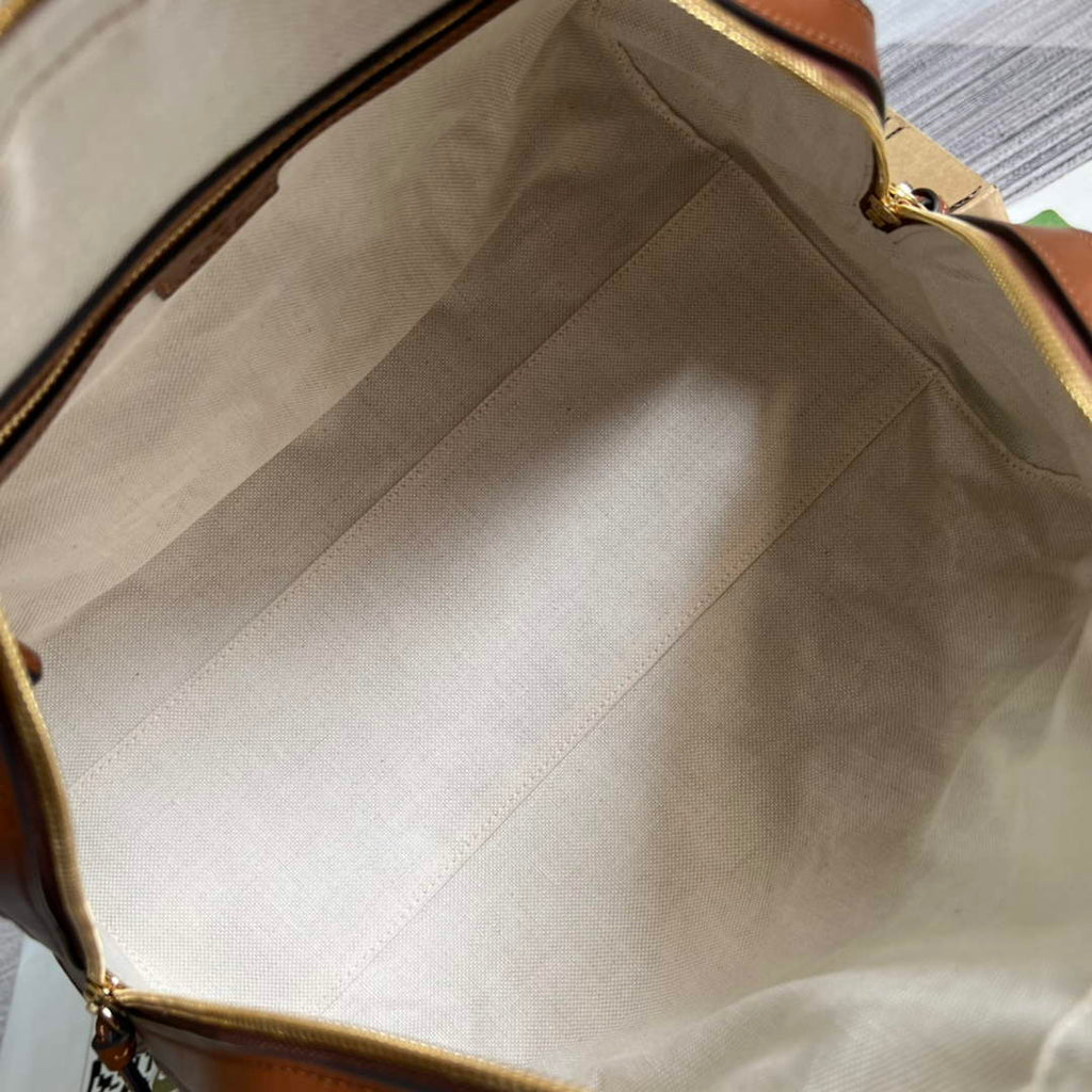 Gucci ‎‎702242 GG Matelassé leather medium bag light brown