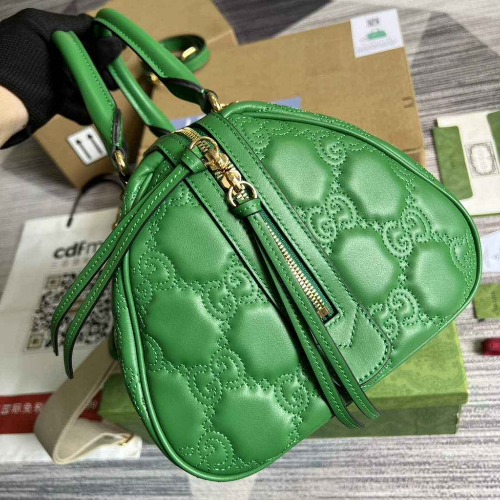 Gucci ‎‎702242 GG Matelassé leather medium bag green