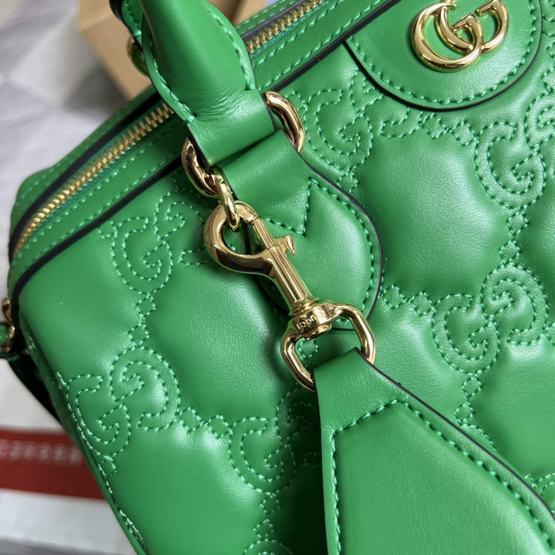 Gucci ‎‎702242 GG Matelassé leather medium bag green