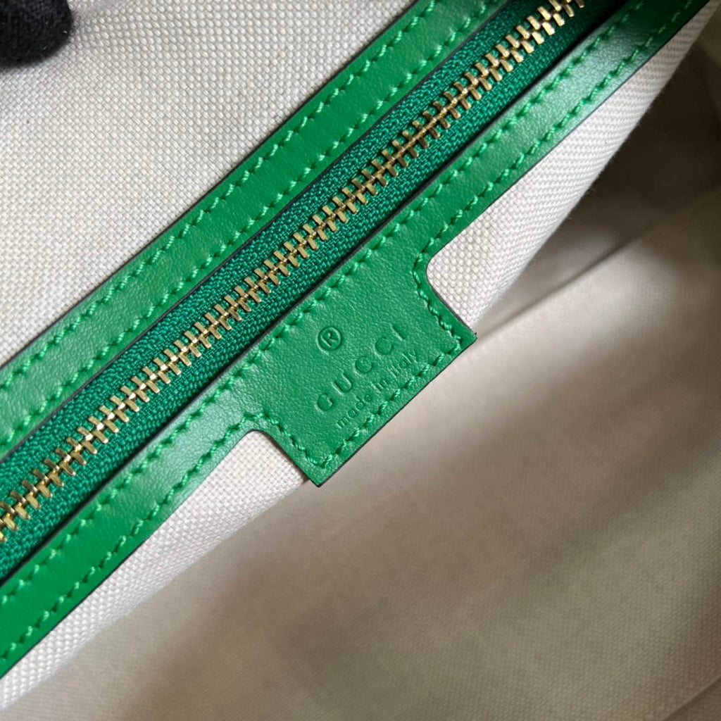 Gucci ‎‎702242 GG Matelassé leather medium bag green