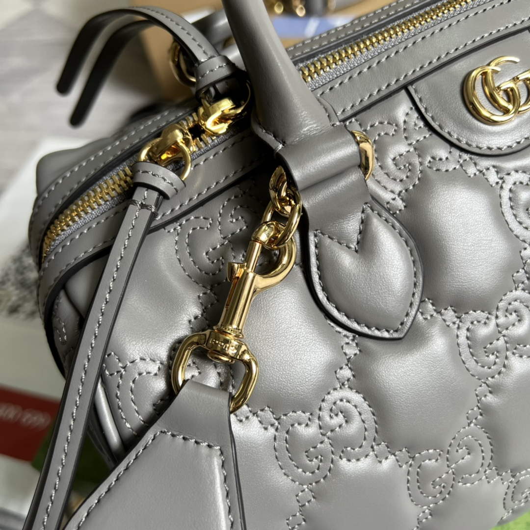 Gucci ‎‎702242 GG Matelassé leather medium bag gray