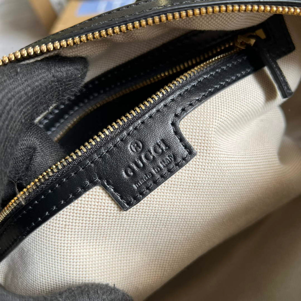 Gucci ‎‎702242 GG Matelassé leather medium bag black