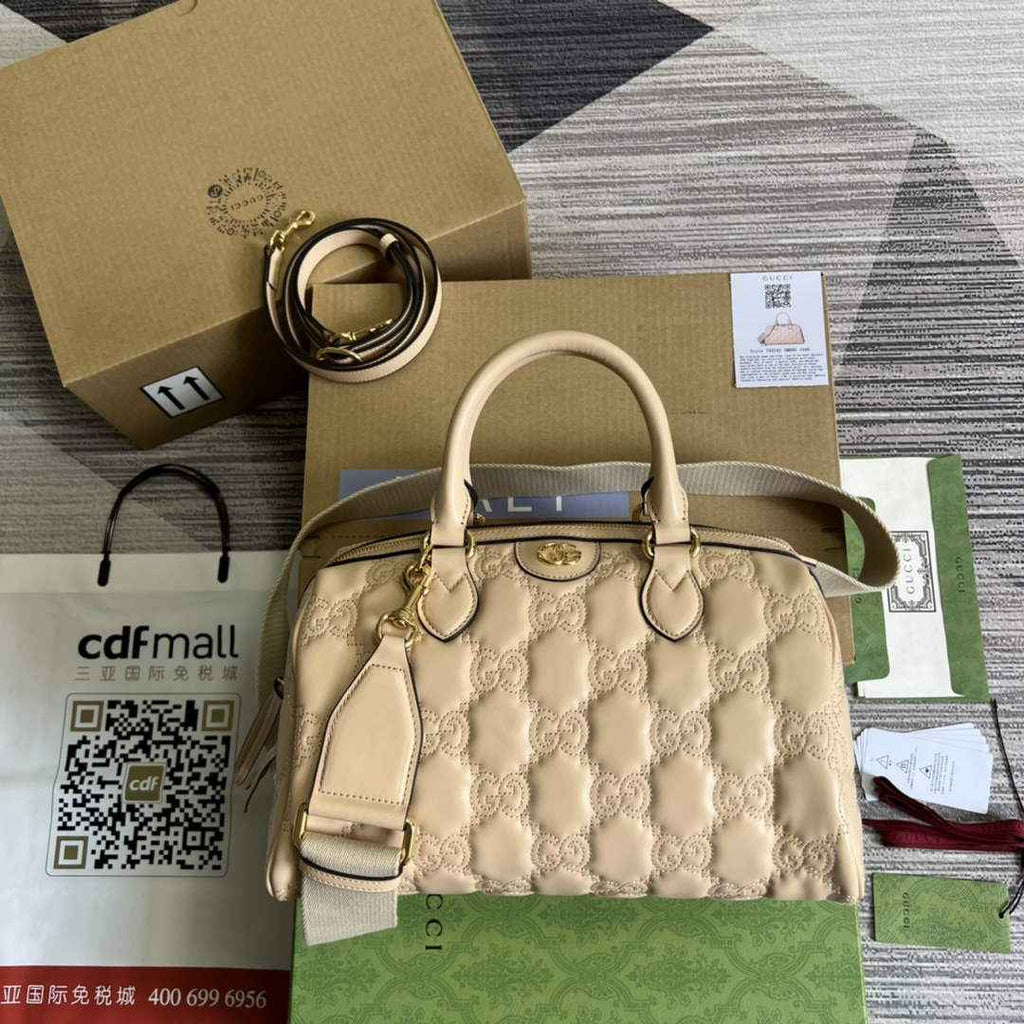 Gucci ‎‎702242 GG Matelassé leather medium bag beige
