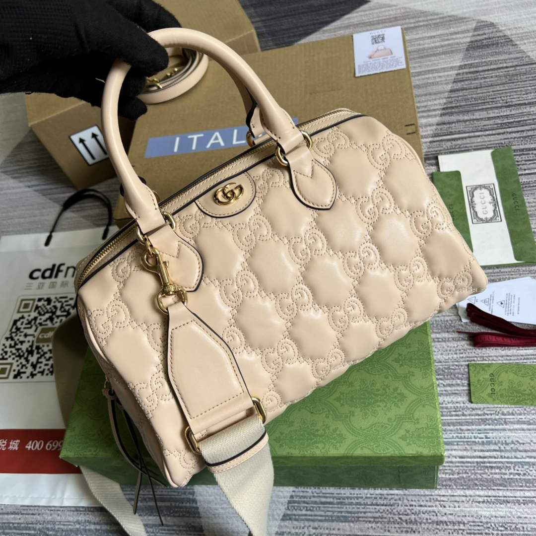 Gucci ‎‎702242 GG Matelassé leather medium bag beige