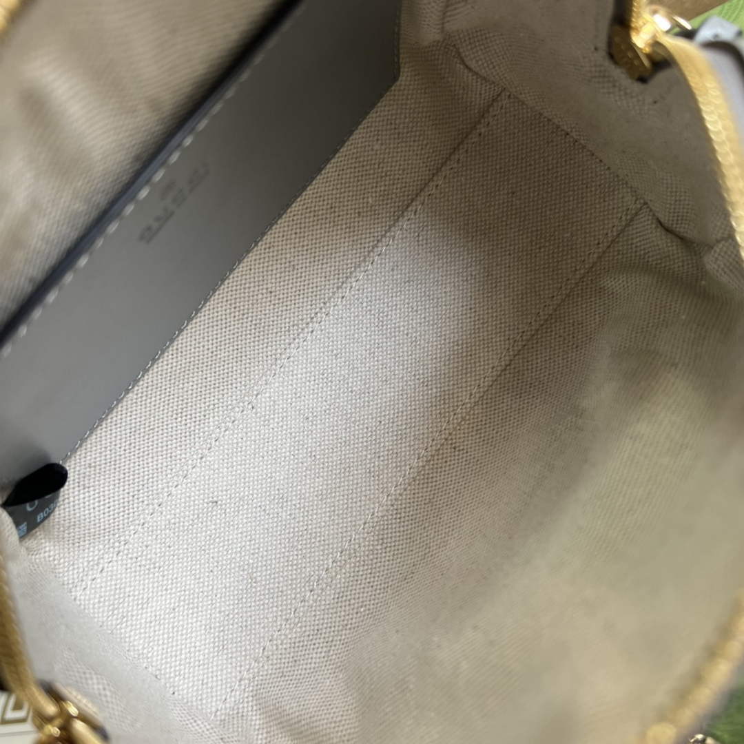 Gucci ‎702251 GG Matelassé leather mini bag gray