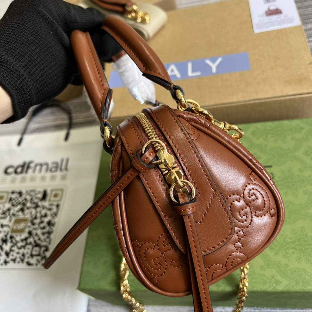 Gucci ‎702251 GG Matelassé leather mini bag light brown
