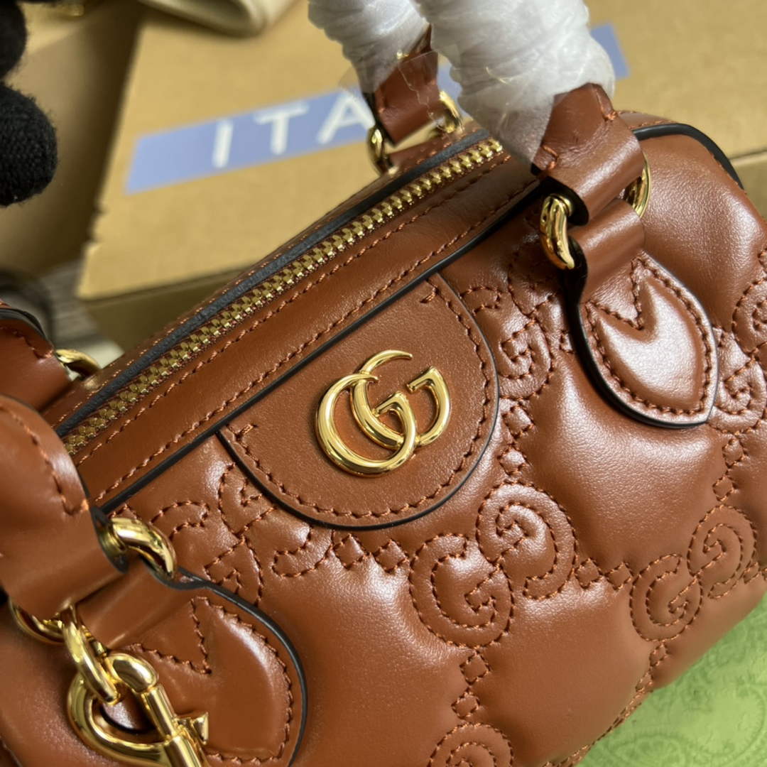 Gucci ‎702251 GG Matelassé leather mini bag light brown