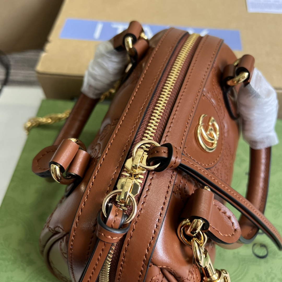 Gucci ‎702251 GG Matelassé leather mini bag light brown