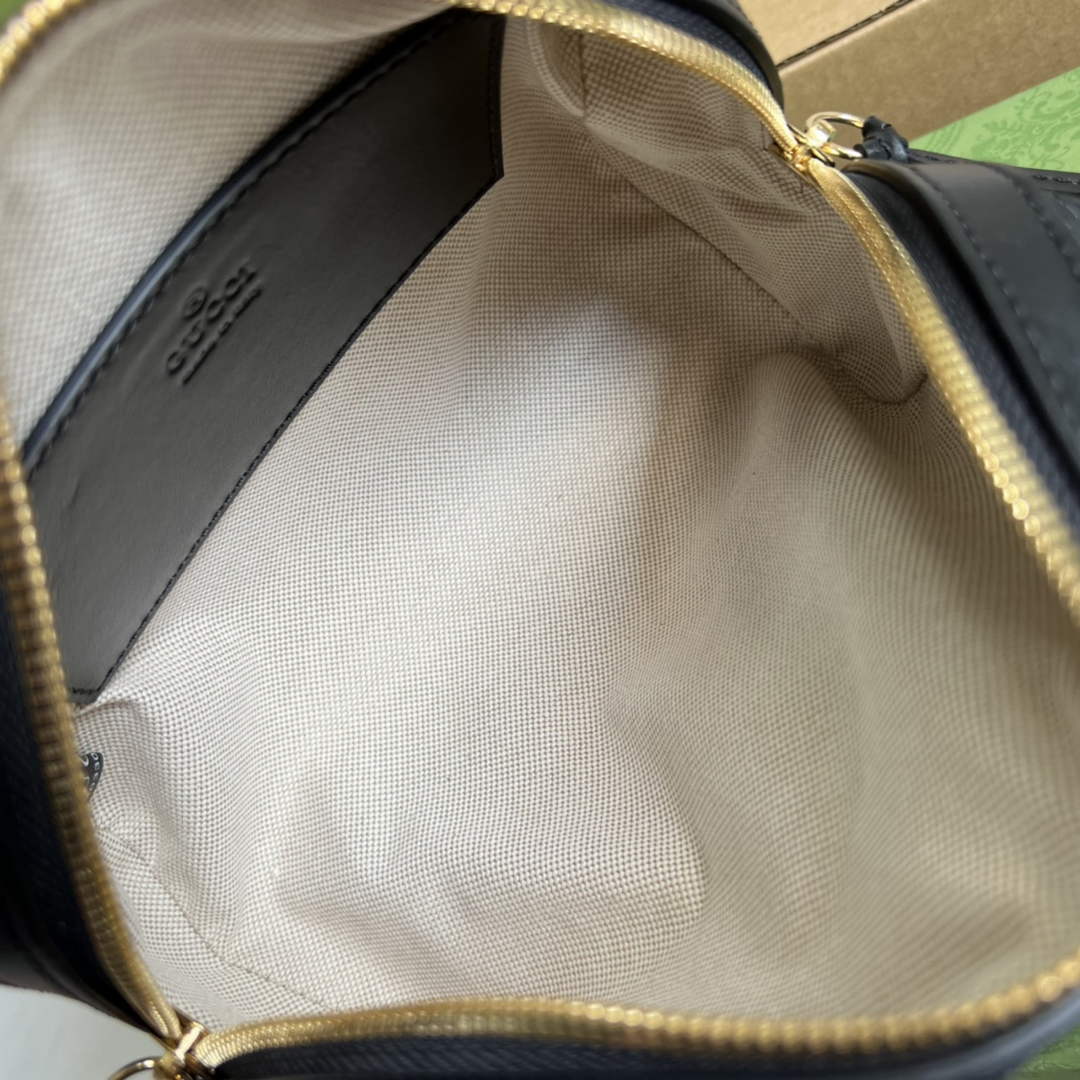 Gucci ‎702251 GG Matelassé leather mini bag Black
