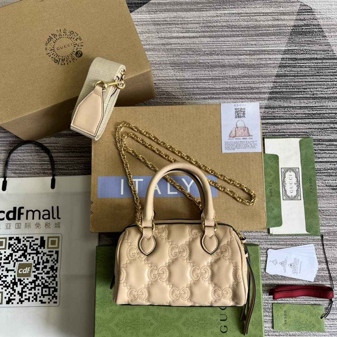 Gucci ‎702251 GG Matelassé leather mini bag Beige