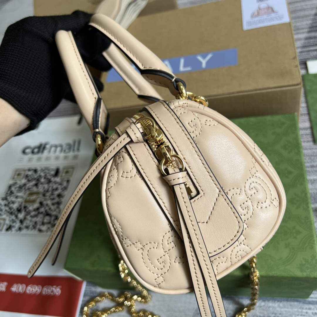 Gucci ‎702251 GG Matelassé leather mini bag Beige