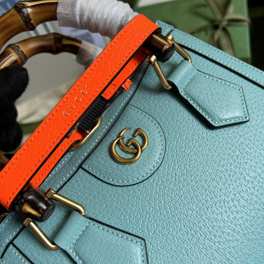 Gucci 702732 Diana mini tote bag Blue leather