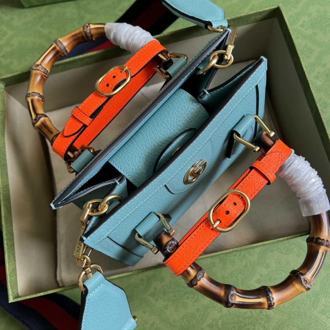 Gucci 702732 Diana mini tote bag Blue leather