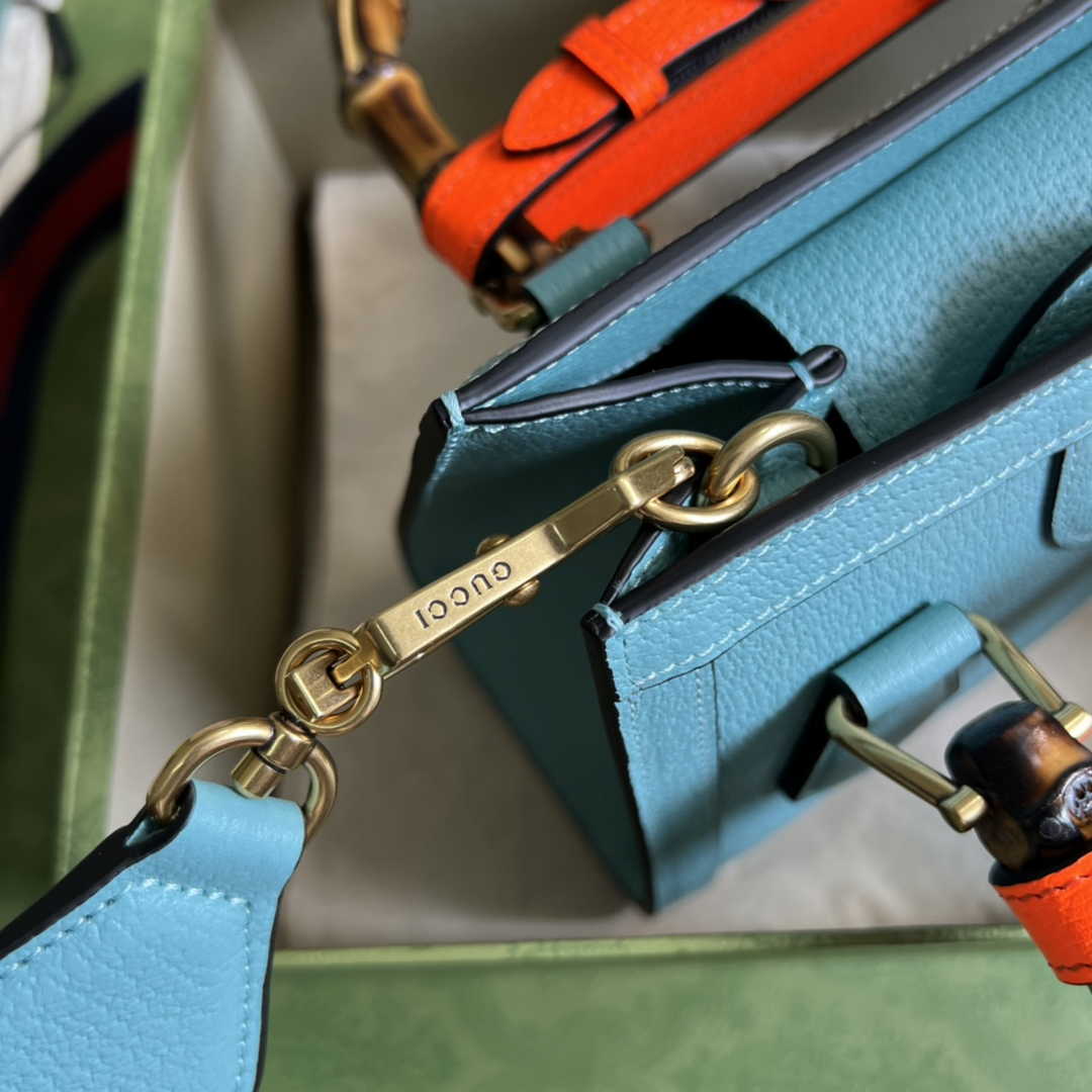 Gucci 702732 Diana mini tote bag Blue leather