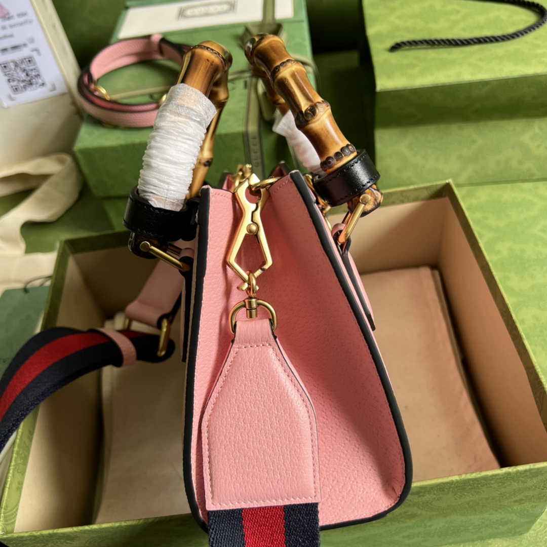 Gucci 702732 Diana mini tote bag Pink leather