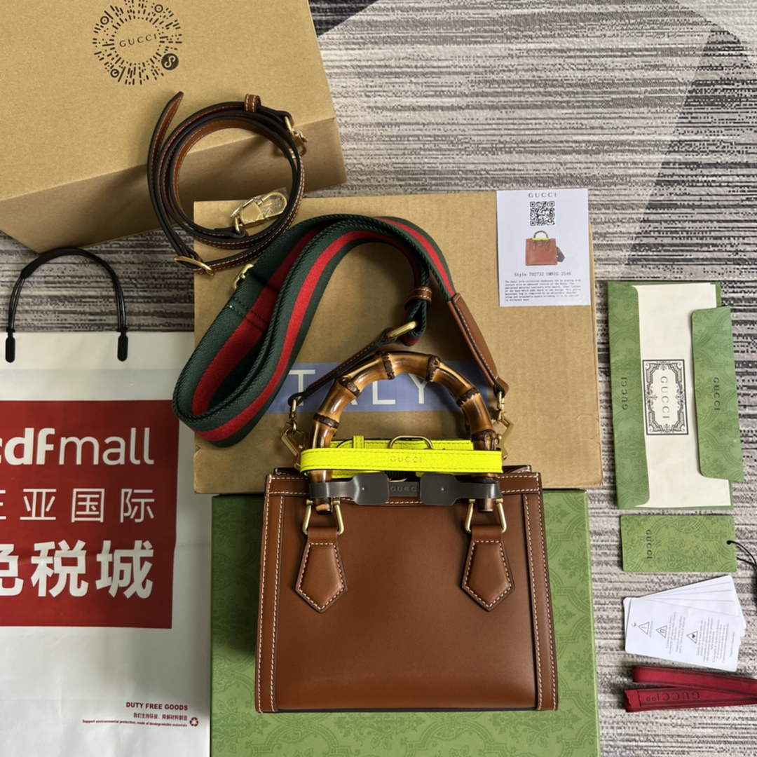 Gucci 702732 Diana mini tote bag Brown leather