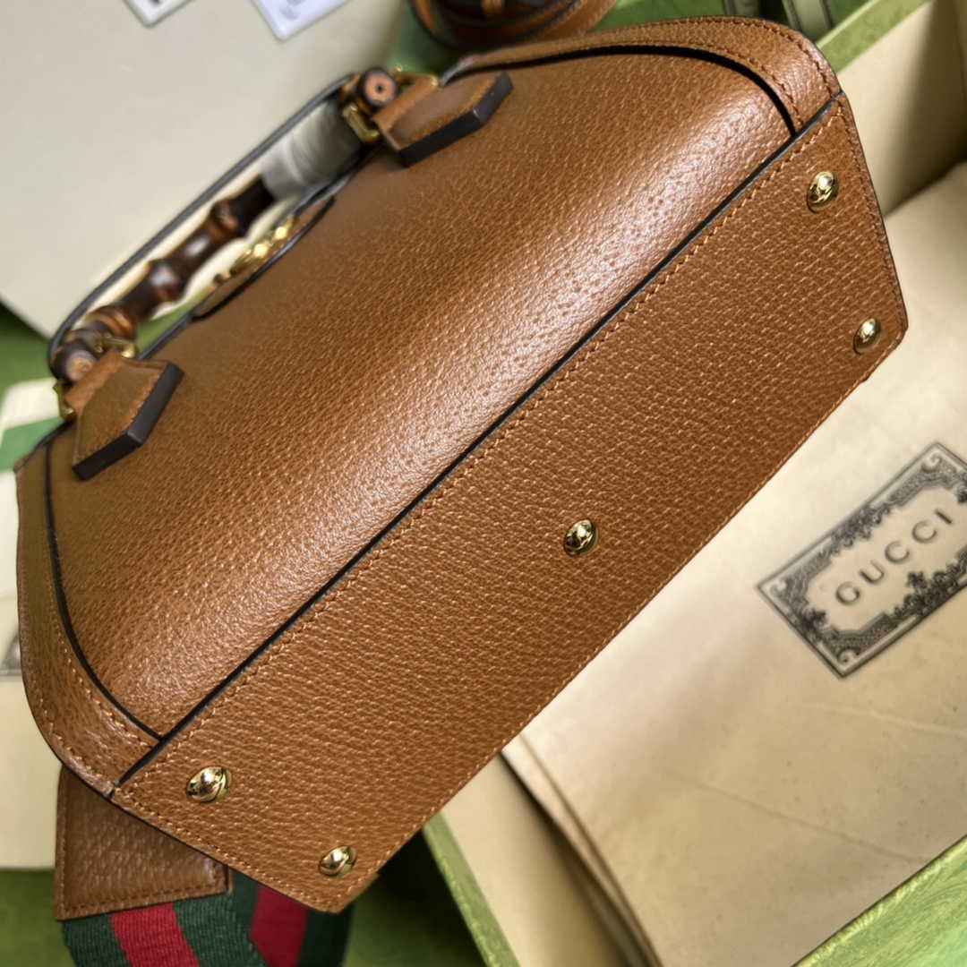 Gucci 702732 Diana mini tote bag leather tan