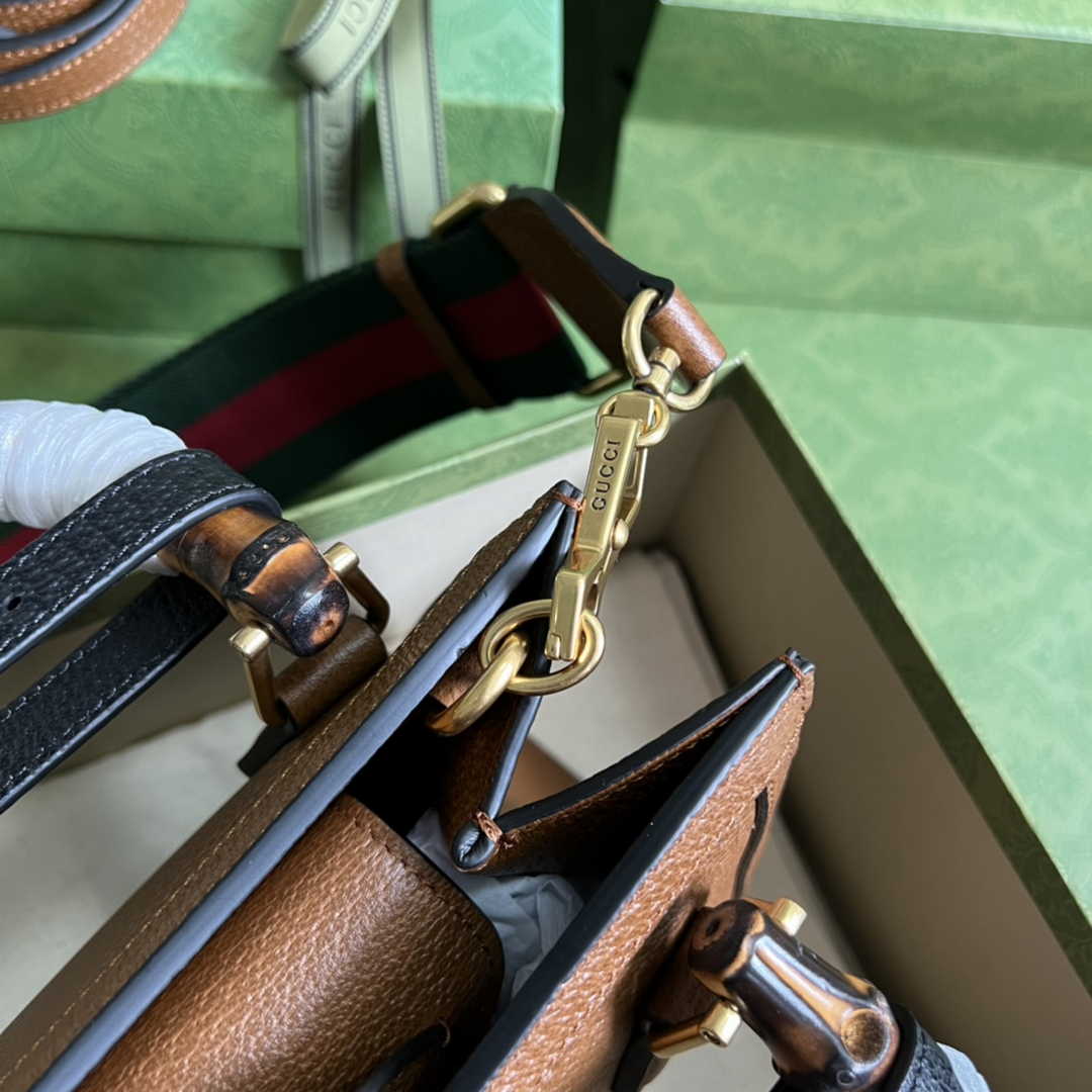 Gucci 702732 Diana mini tote bag leather tan