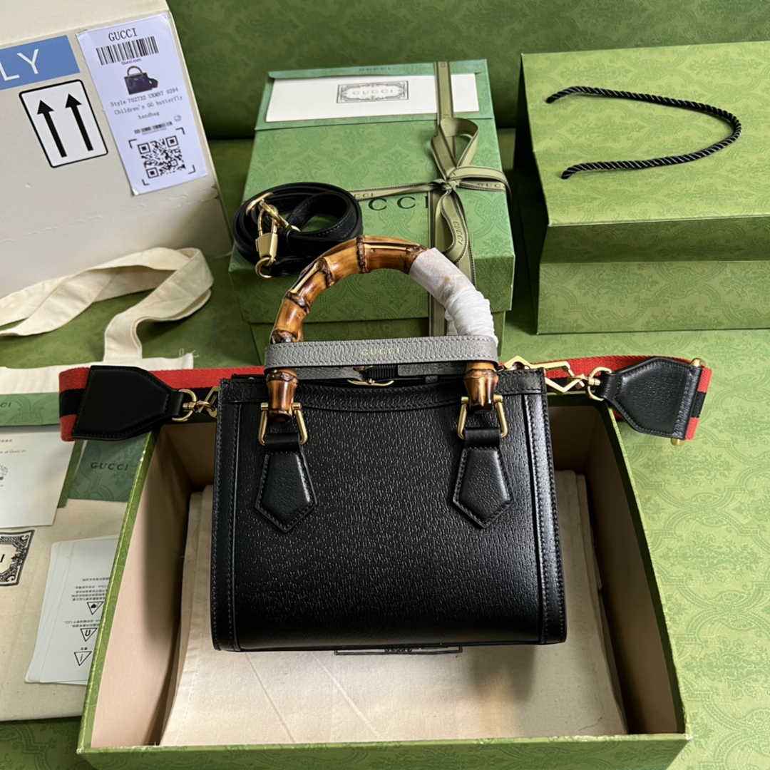 Gucci 702732 Diana mini tote bag Black leather