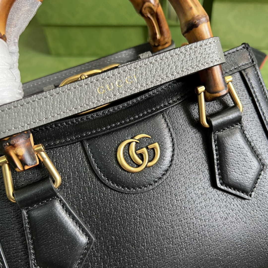 Gucci 702732 Diana mini tote bag Black leather