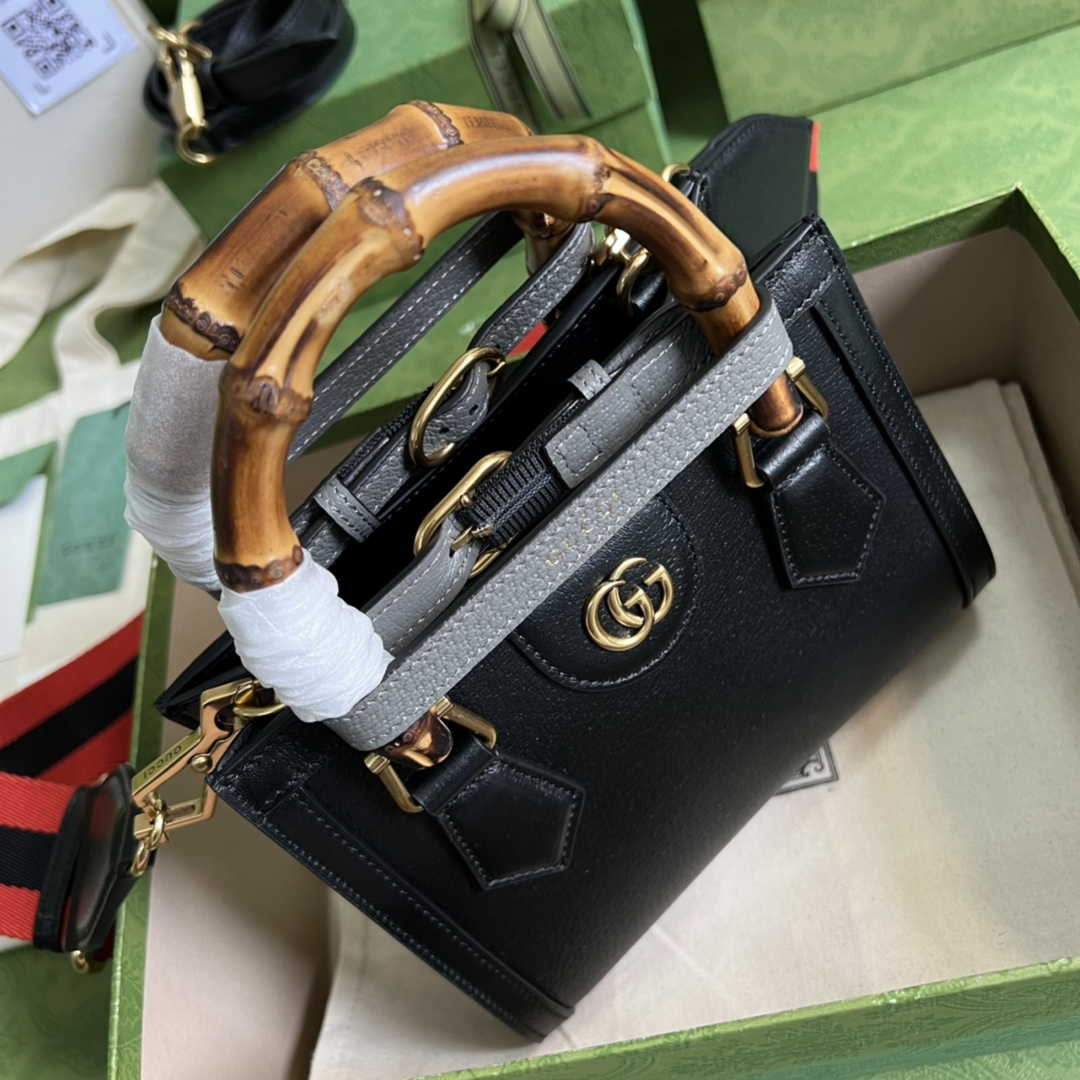 Gucci 702732 Diana mini tote bag Black leather