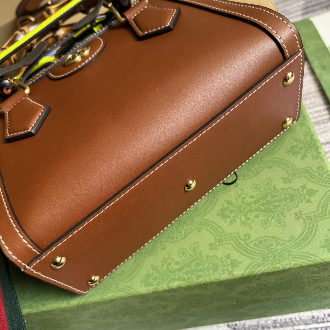 Gucci 702732 Diana mini tote bag Brown leather