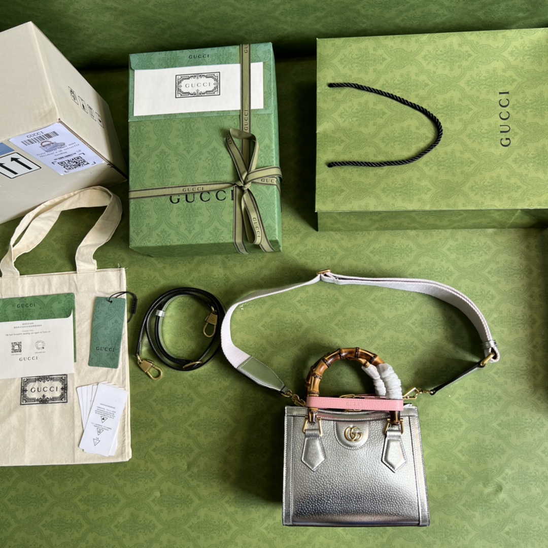 Gucci 702732 Diana mini tote bag Silver leather