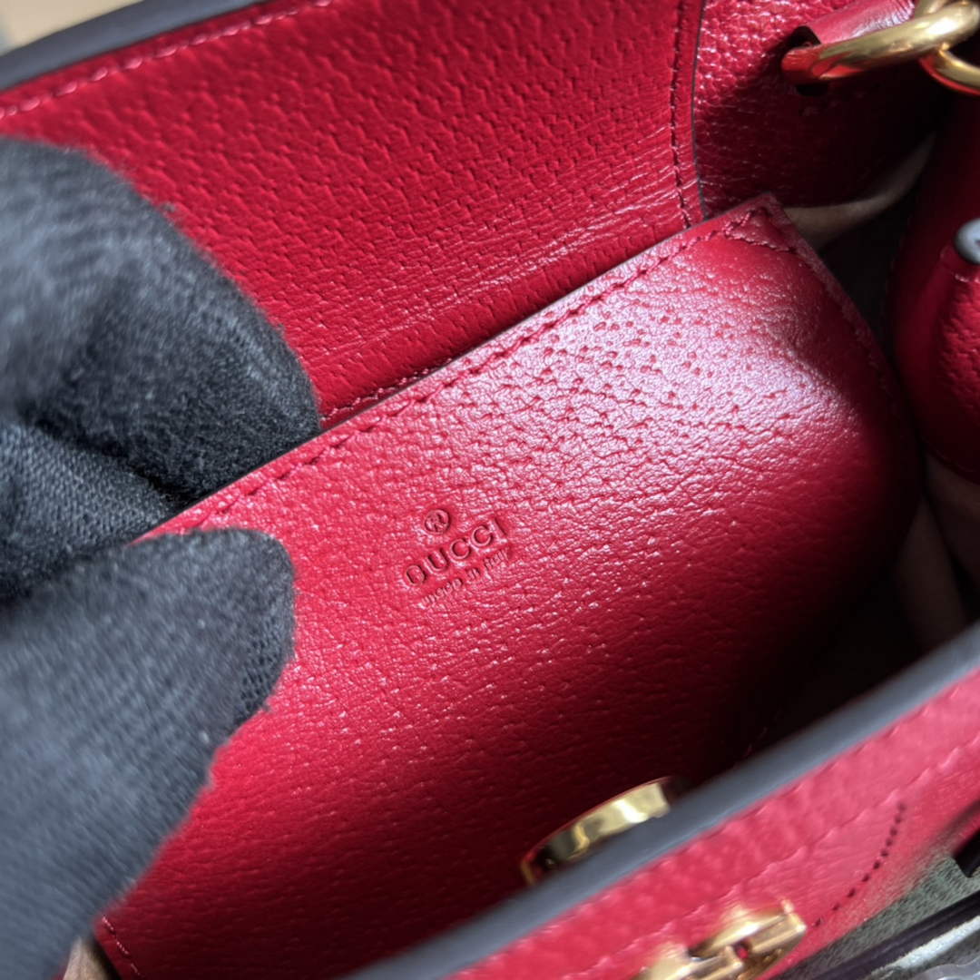 Gucci 702732 Diana mini tote bag Red leather