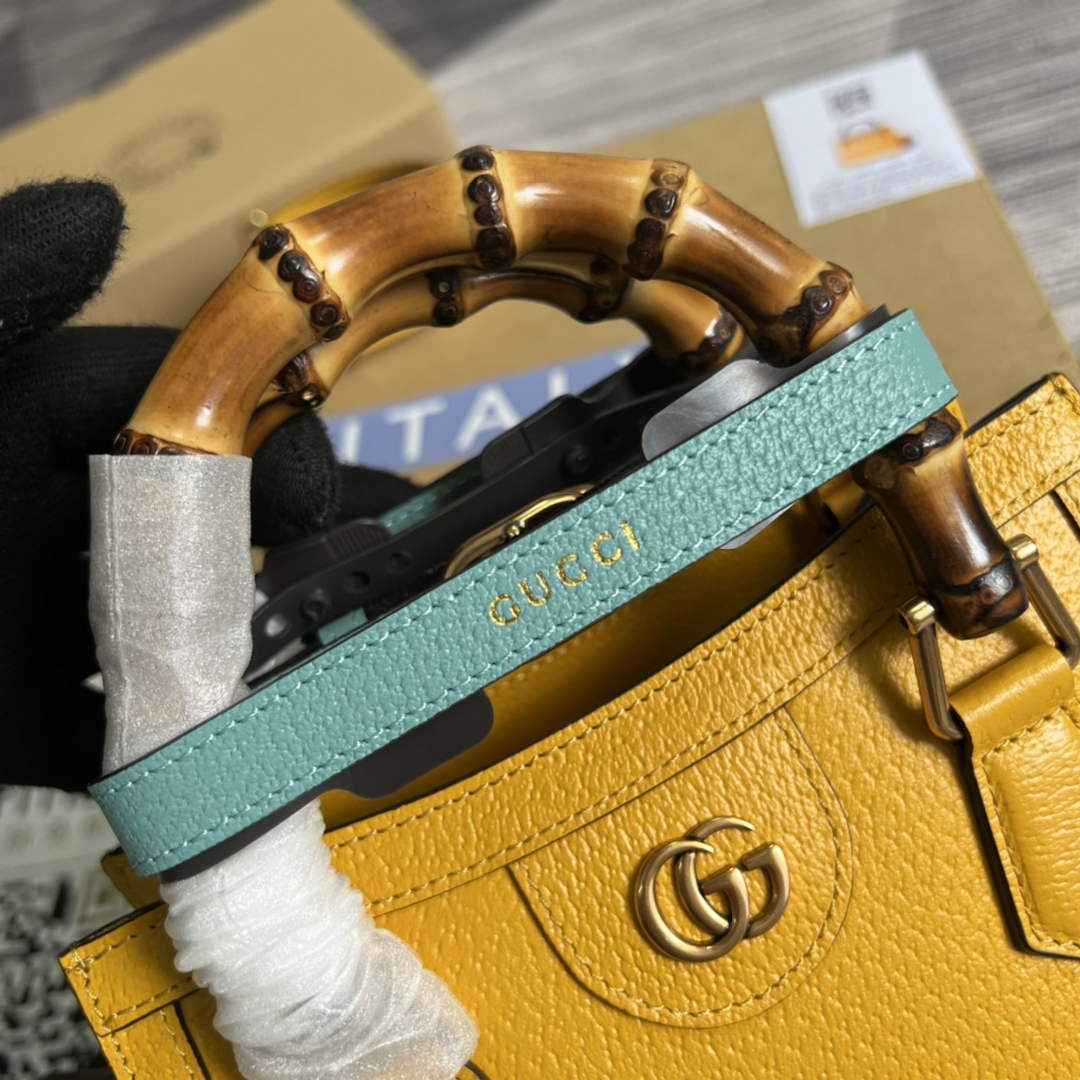 Gucci 702732 Diana mini tote bag Yellow leather