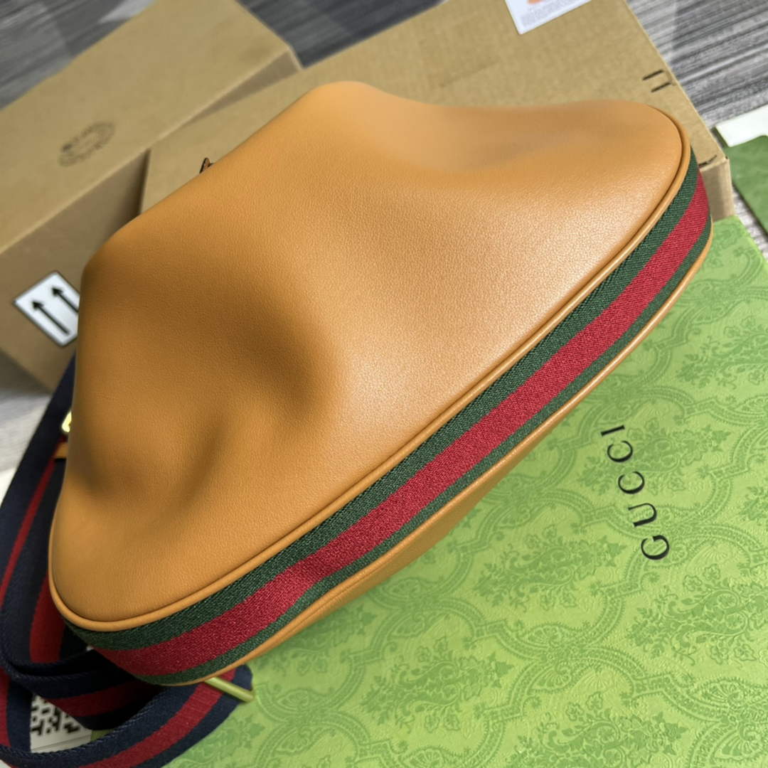 Gucci 702823 Attache large shoulder bag Dark orange