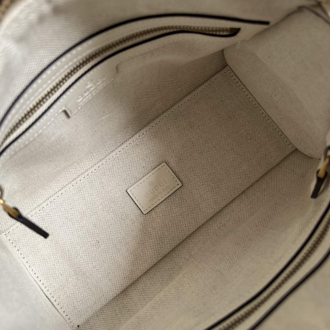 Gucci 715771 Mini canvas top handle bag White leather