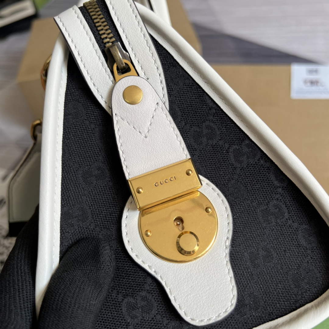 Gucci 715772 Small canvas top handle bag White leather