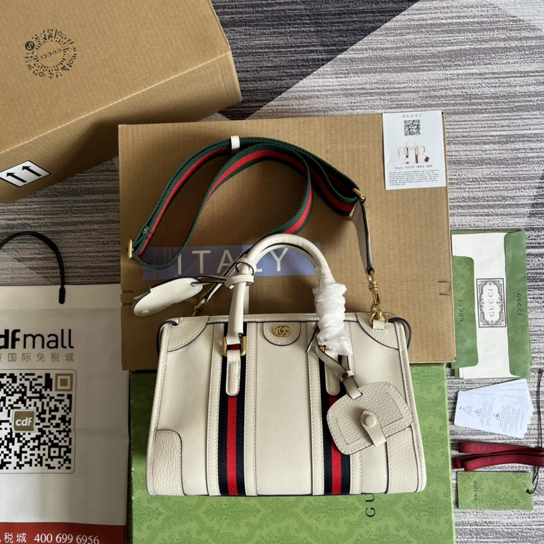 Gucci 715772 Small top handle bag with Double G White leather