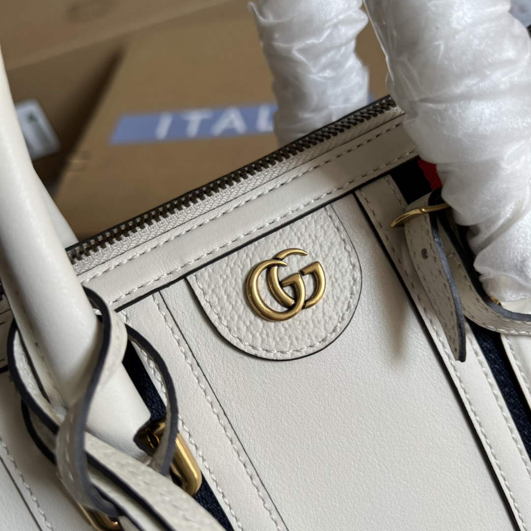 Gucci 715772 Small top handle bag with Double G White leather