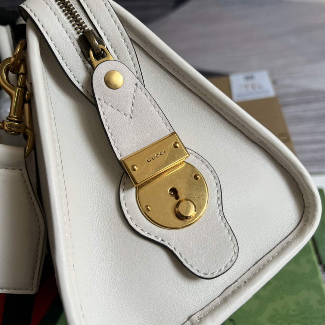 Gucci 715772 Small top handle bag with Double G White leather