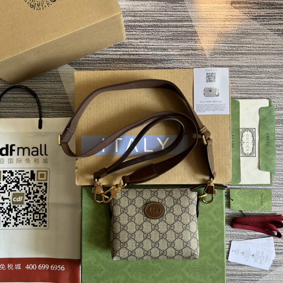 Gucci ‎723306 Messenger bag with Interlocking G Beige Supreme canvas