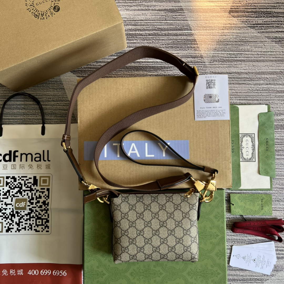 Gucci ‎723306 Messenger bag with Interlocking G Beige Supreme canvas