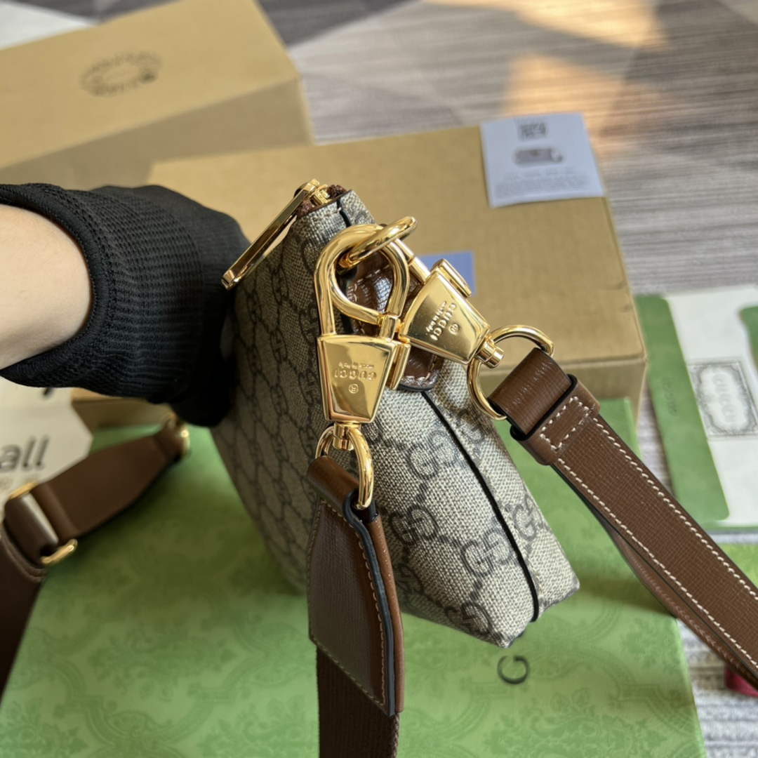 Gucci ‎723306 Messenger bag with Interlocking G Beige Supreme canvas