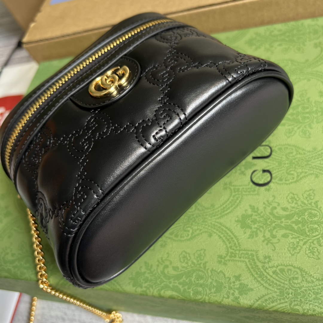 Gucci ‎723770 GG Matelassé top handle mini bag Black leather