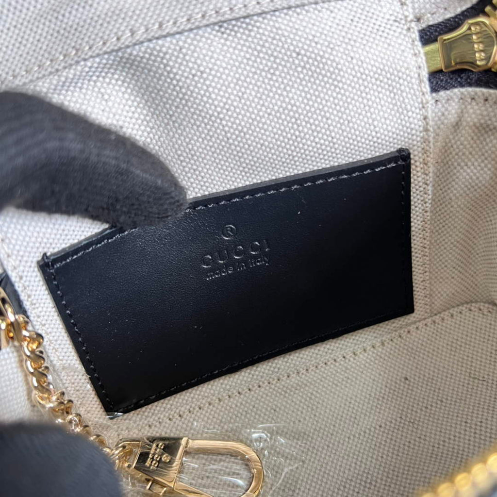 Gucci ‎723770 GG Matelassé top handle mini bag Black leather
