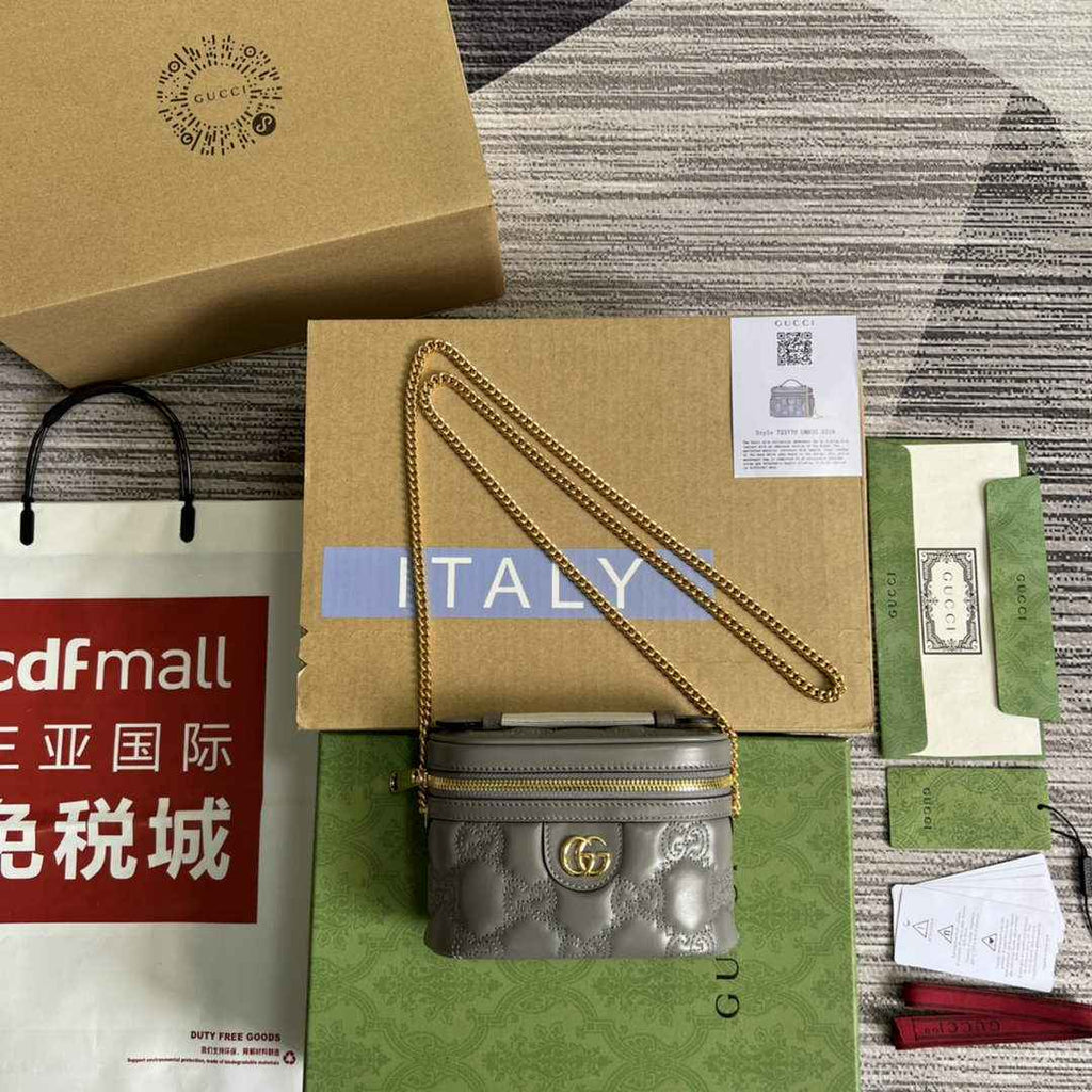 Gucci ‎723770 GG Matelassé top handle mini bag Gray leather