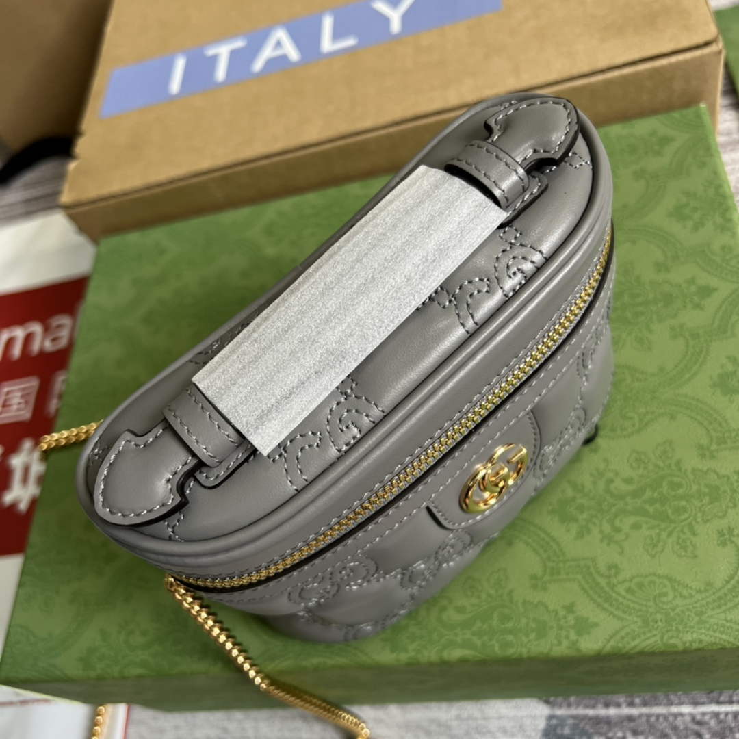 Gucci ‎723770 GG Matelassé top handle mini bag Gray leather