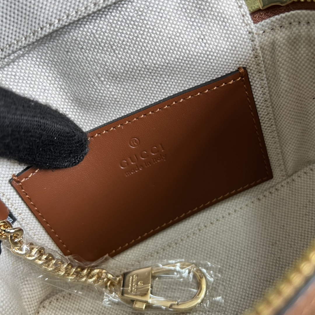 Gucci ‎723770 GG Matelassé top handle mini bag Brown leather