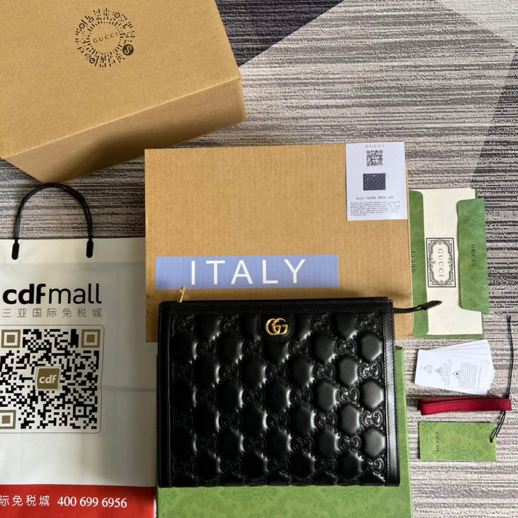 Gucci 723780 GG Matelassé pouch black