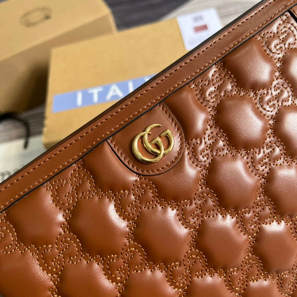 Gucci 723780 GG Matelassé pouch Brown
