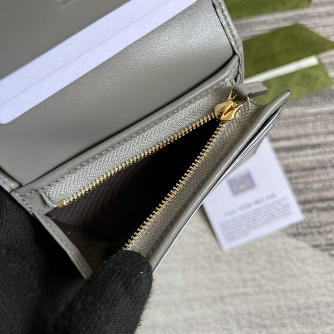 Gucci 723786 GG Matelassé card case wallet gray leather