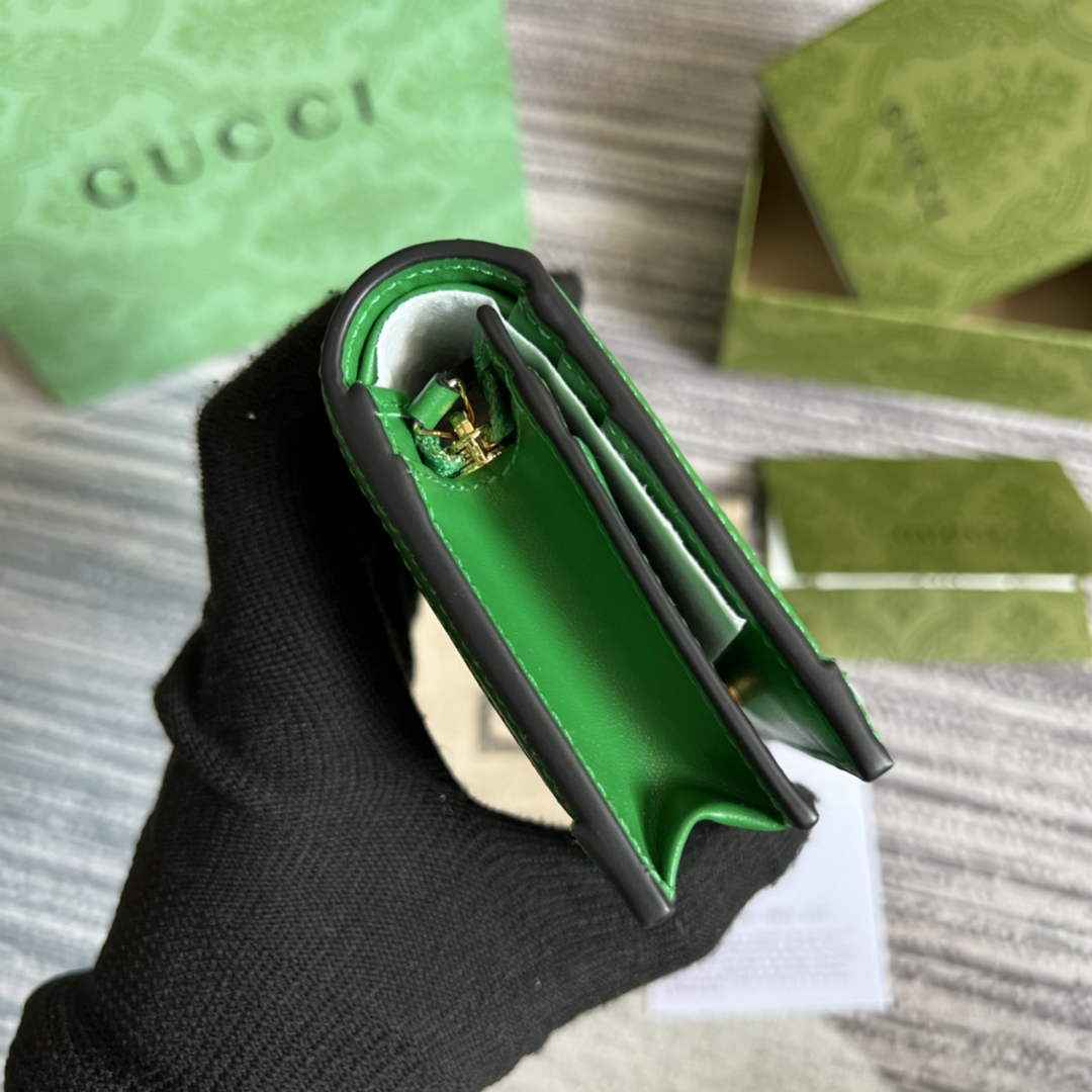 Gucci 723786 GG Matelassé card case wallet green leather