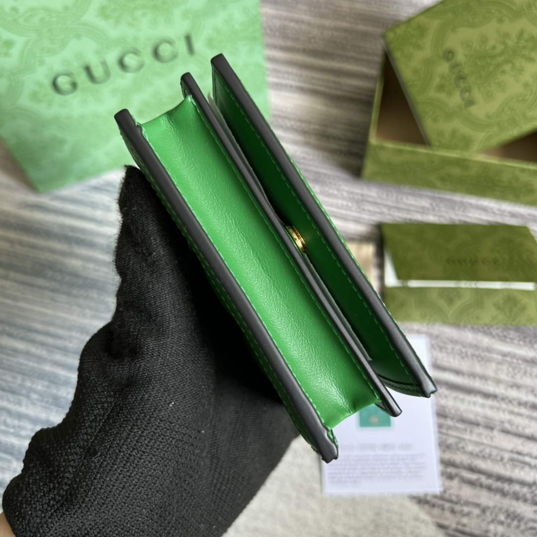 Gucci 723786 GG Matelassé card case wallet green leather