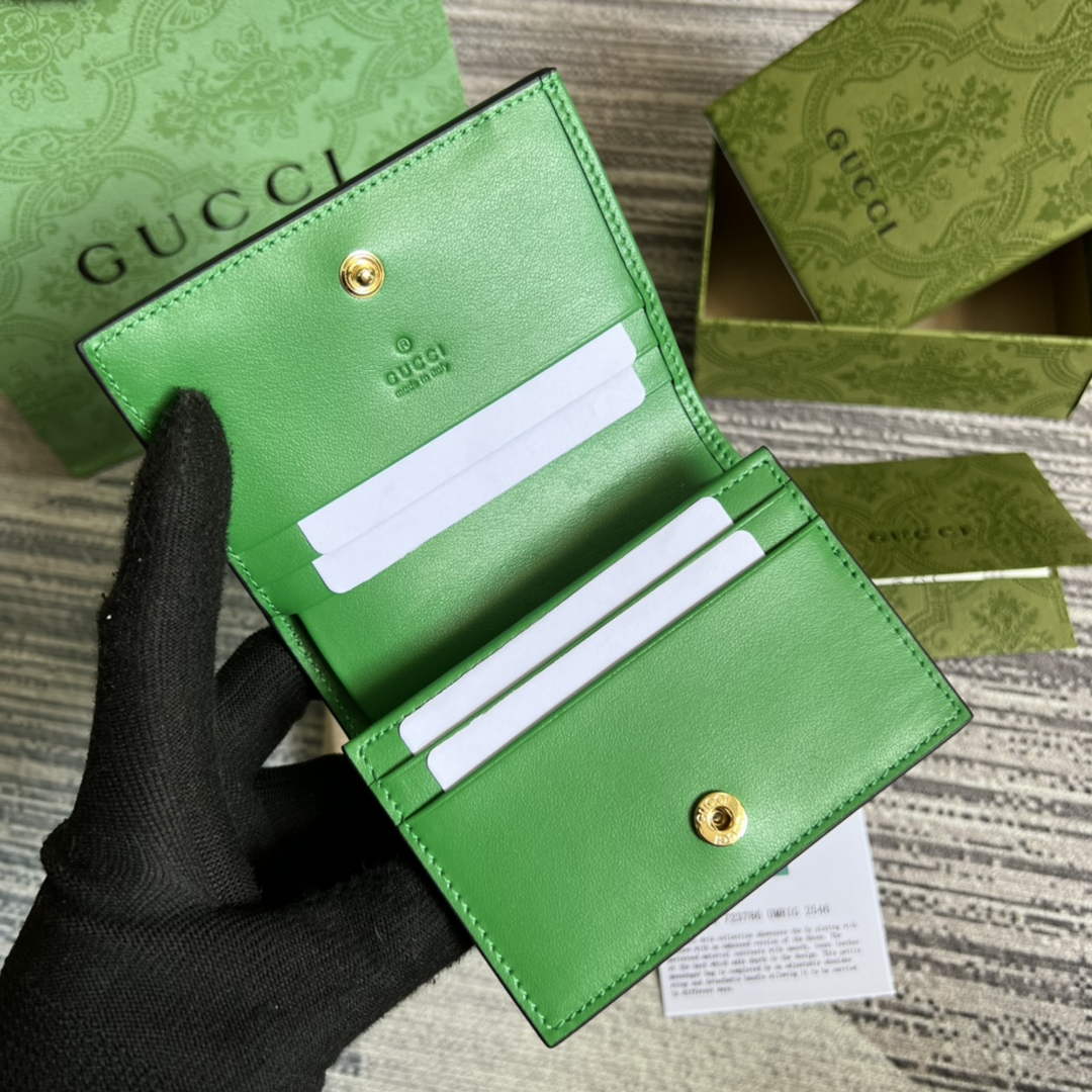Gucci 723786 GG Matelassé card case wallet green leather