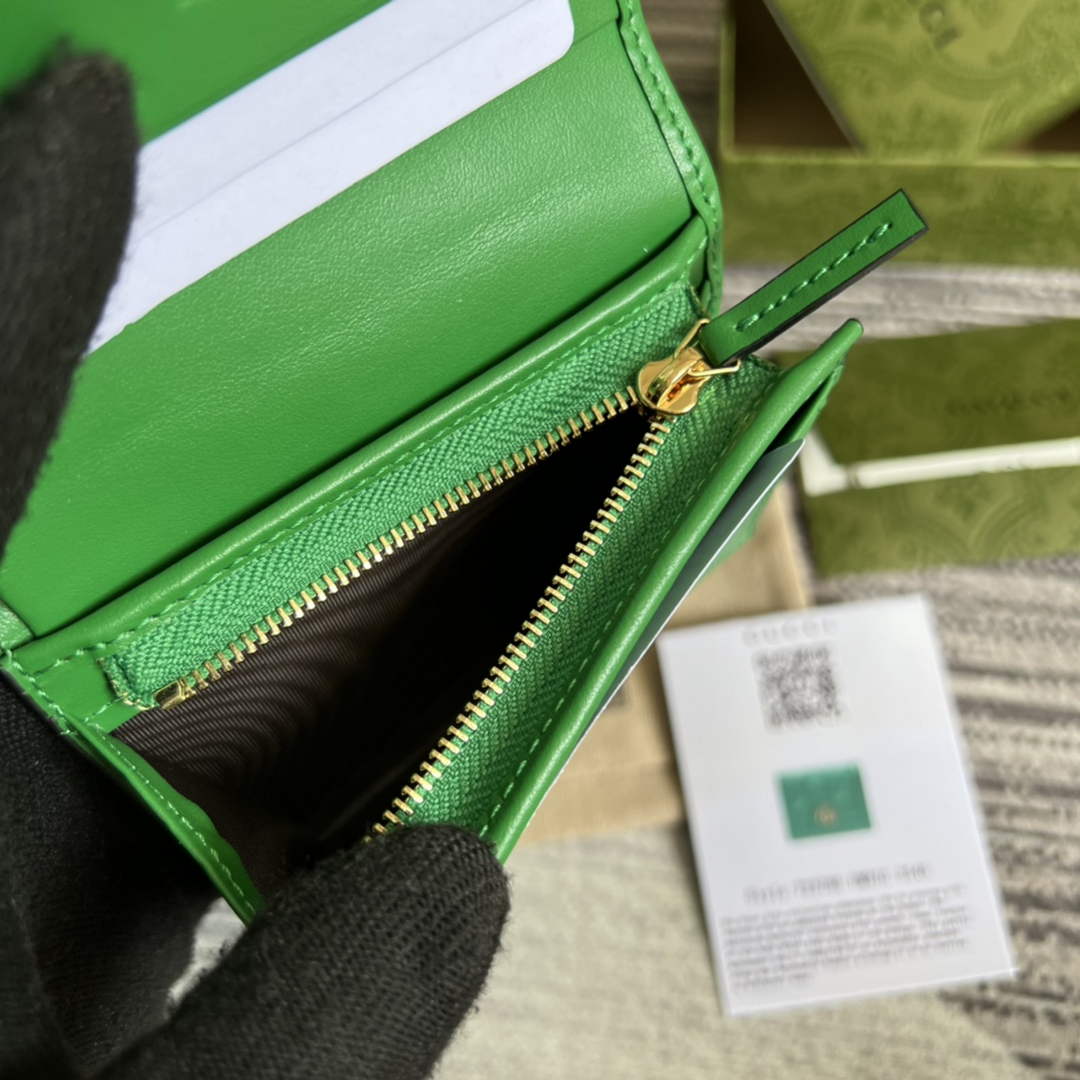 Gucci 723786 GG Matelassé card case wallet green leather
